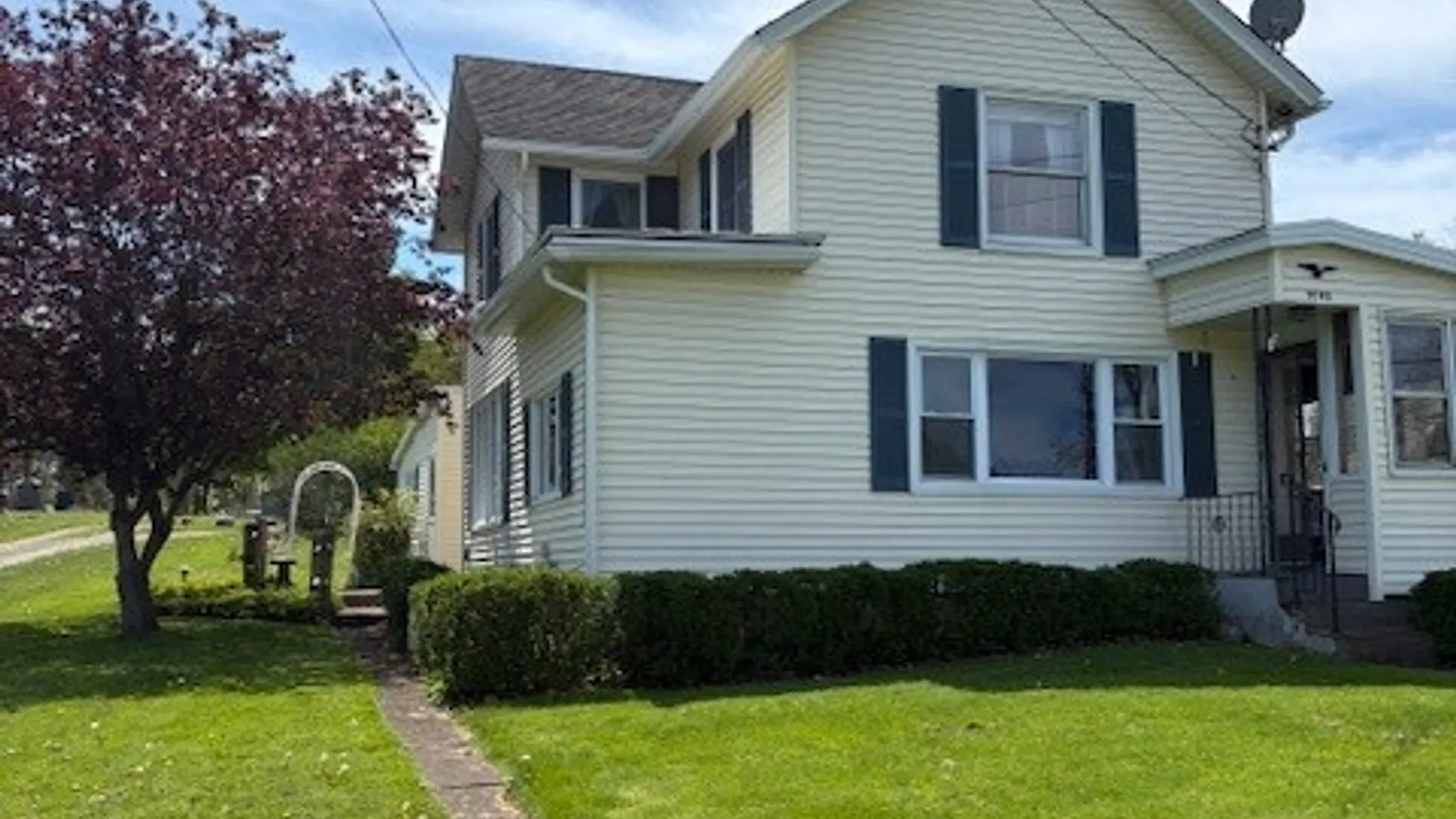 Property at 9748 Watson Avenue, Royalton, NY 14105 3