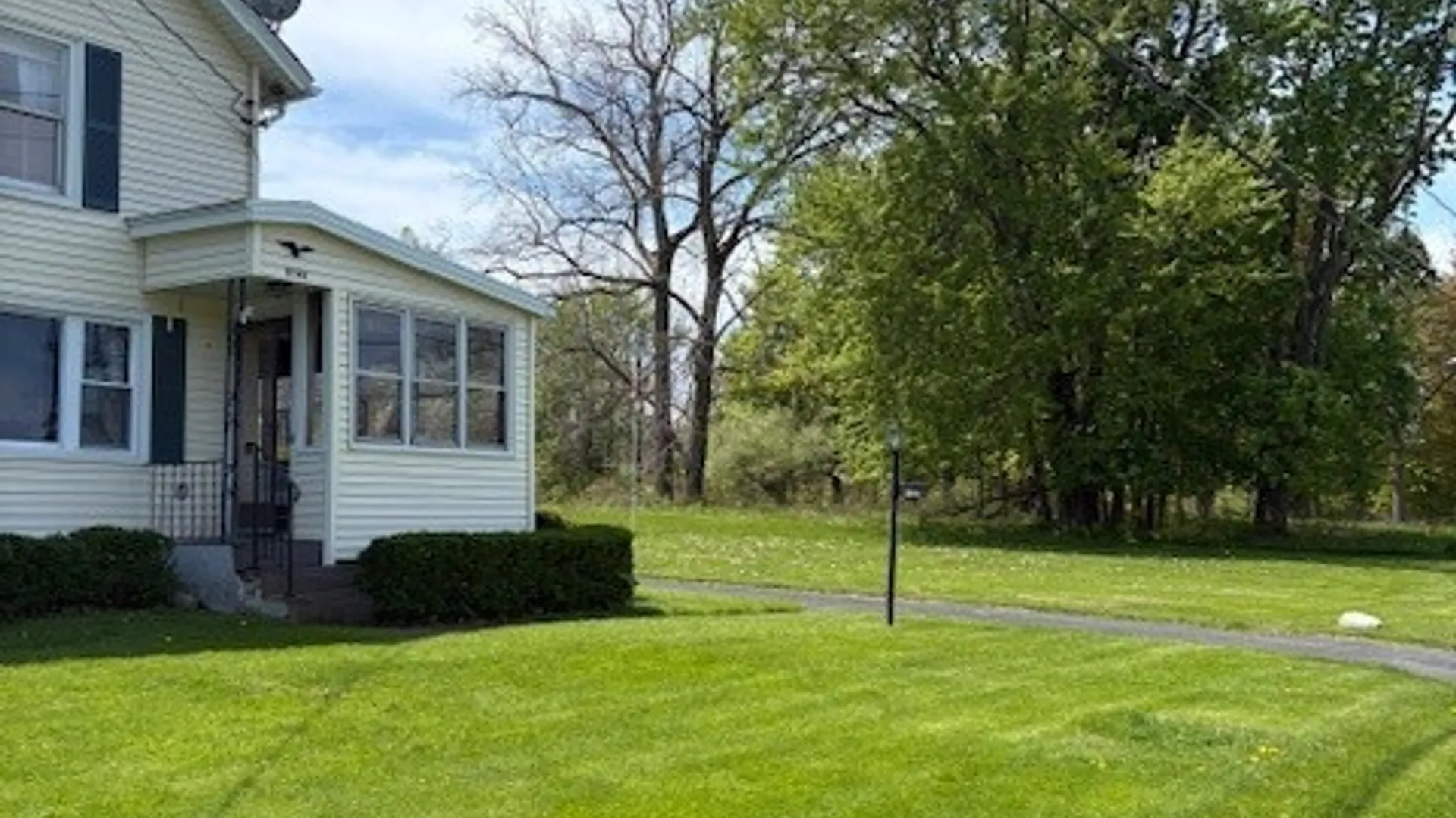 Property at 9748 Watson Avenue, Royalton, NY 14105 4
