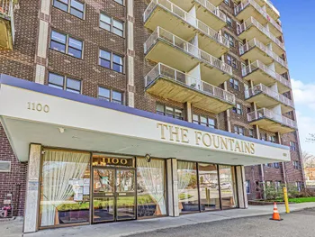 1100 Clove Road, Staten Island, NY 10301