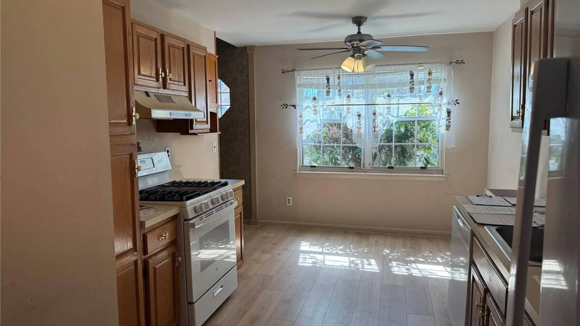 Property at 511 Race Place, Oakdale, NY 11769 7