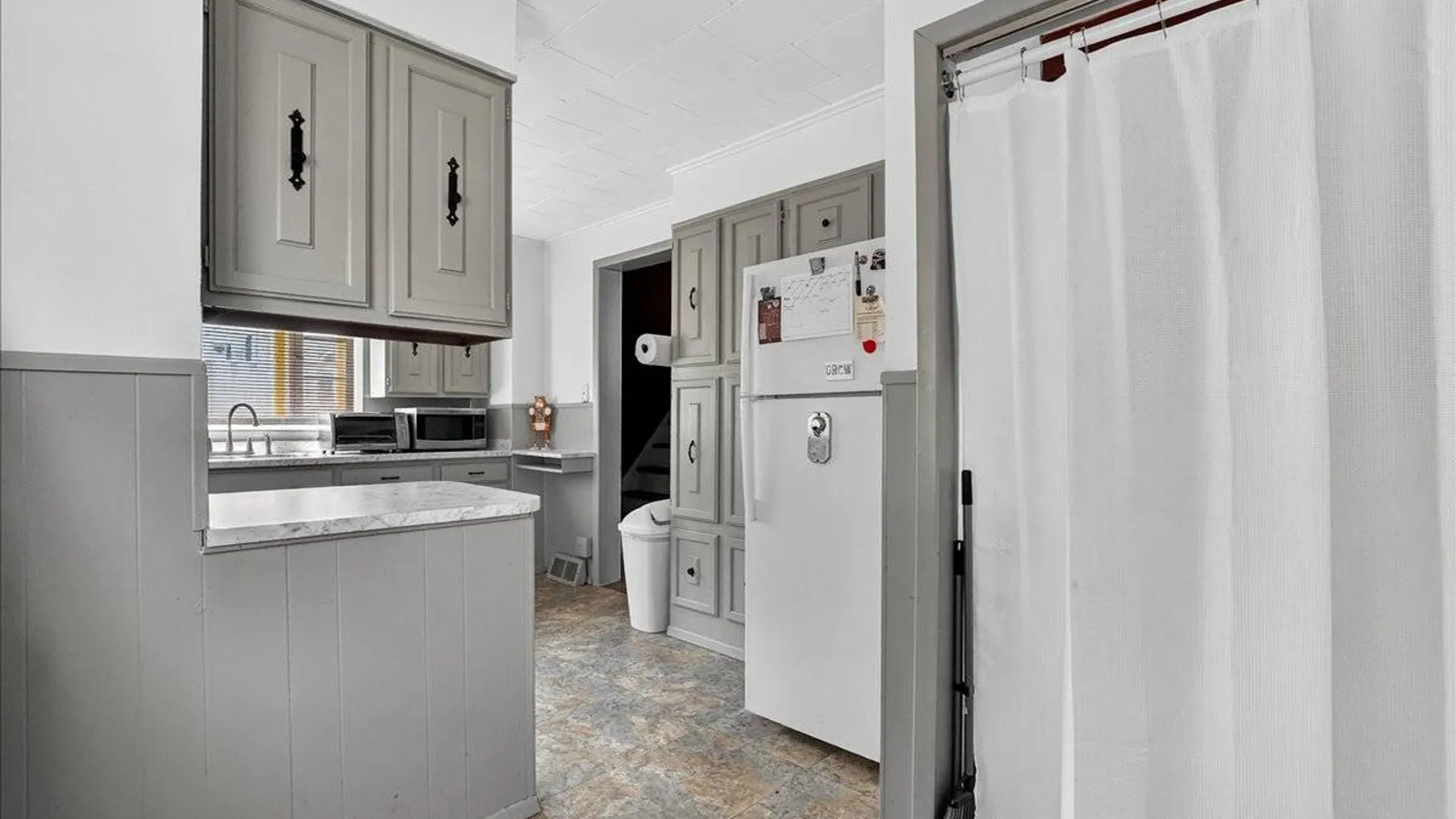 Property at 302 S William St, Johnstown, NY 12095 26