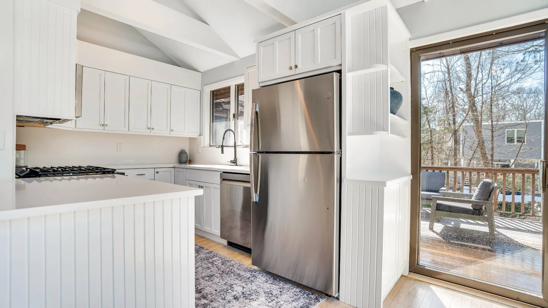 Property at 19 4TH ST, East Hampton, NY 11937 12