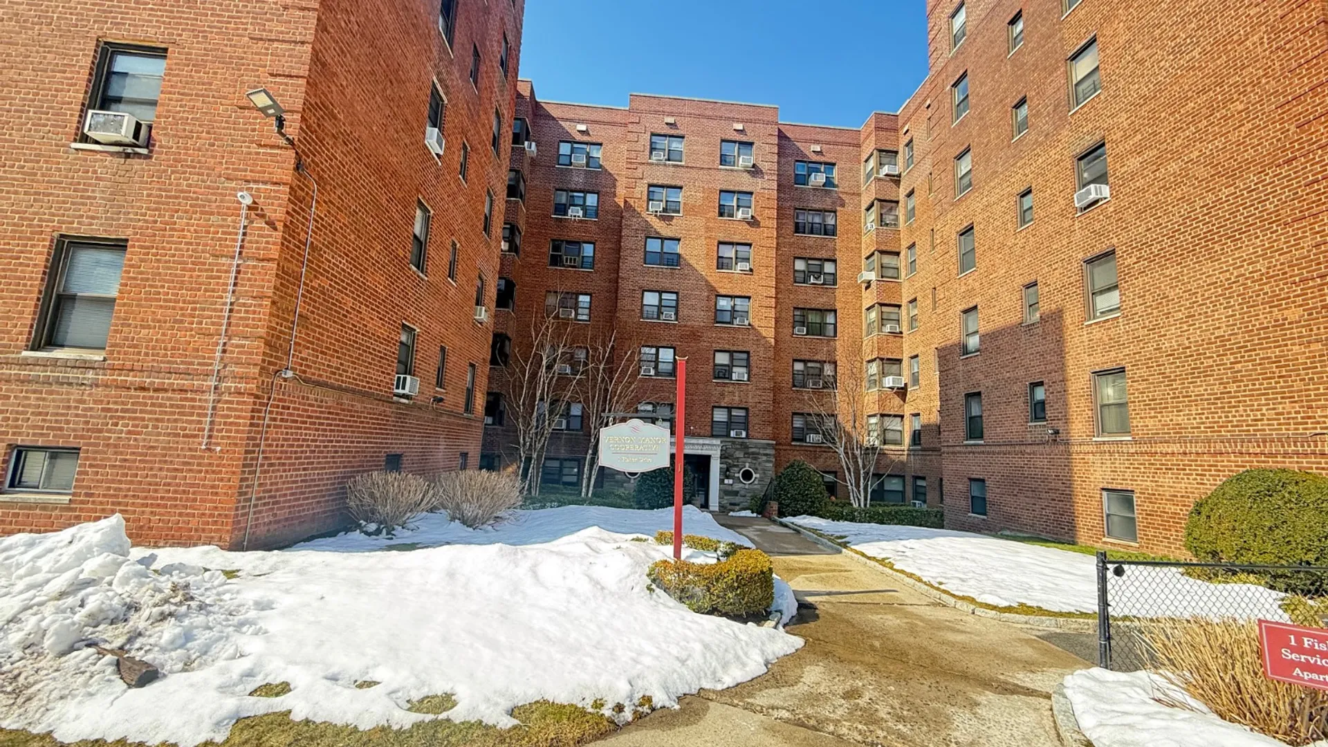 Property at 1 Fisher Dr, Mount Vernon, NY 10552 2