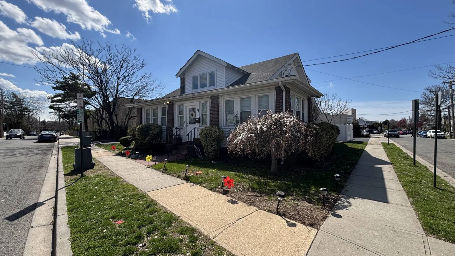 Property at 38 Vincent St, Rockville Centre, NY 11570 2