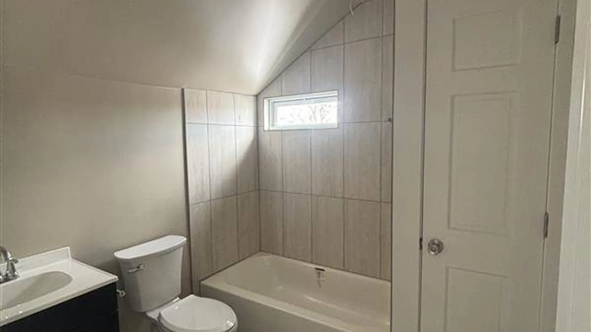 Property at 38 Vincent St, Rockville Centre, NY 11570 21
