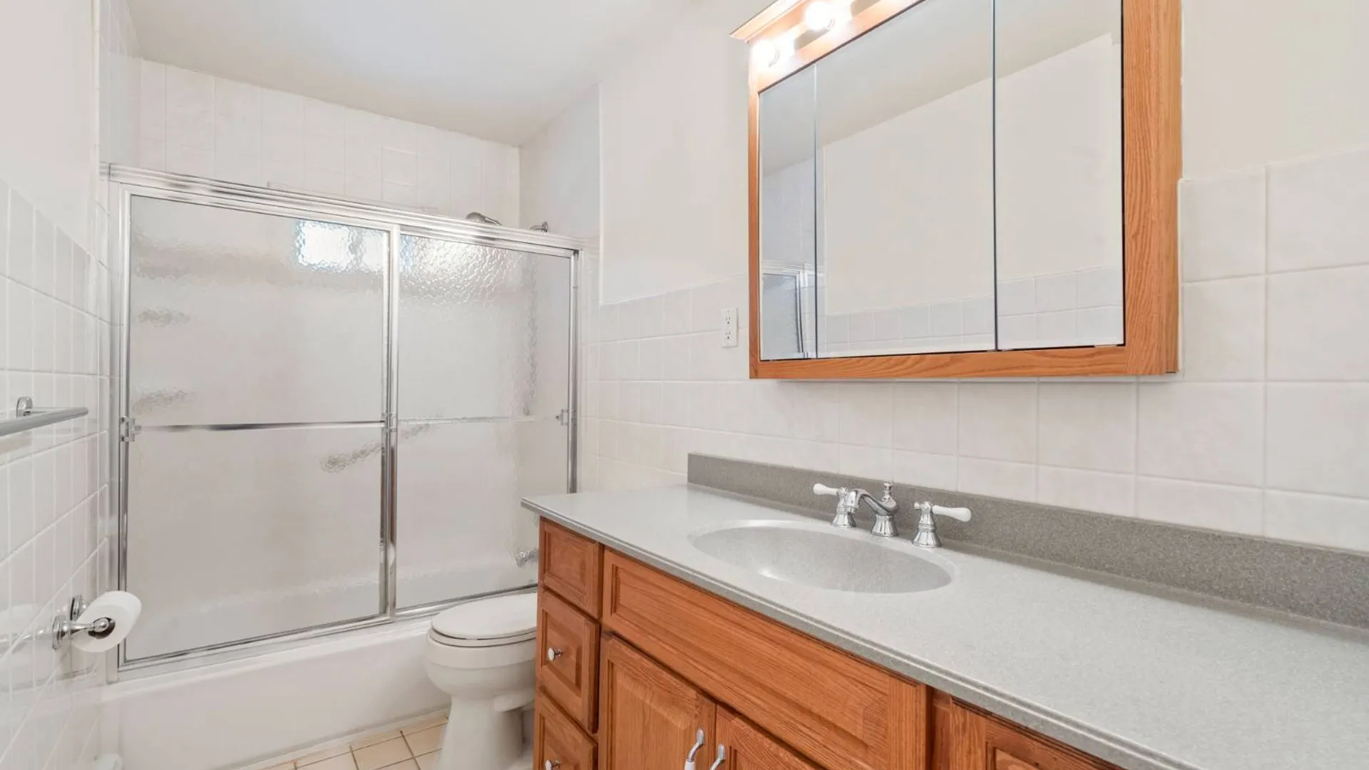 Property at 15 Thadford St, East Northport, NY 11731 21