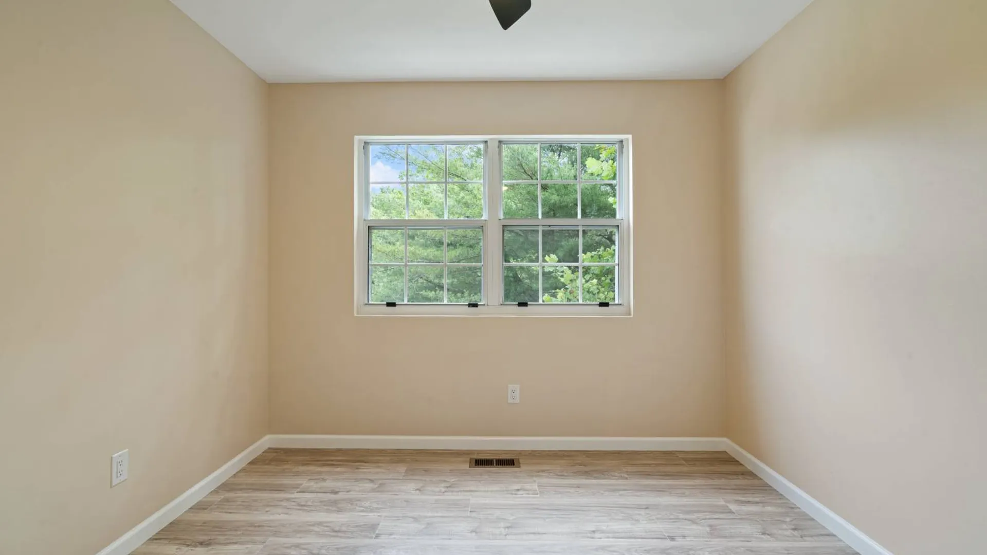 Property at 6 Doe Path, Coram, NY 11727 13