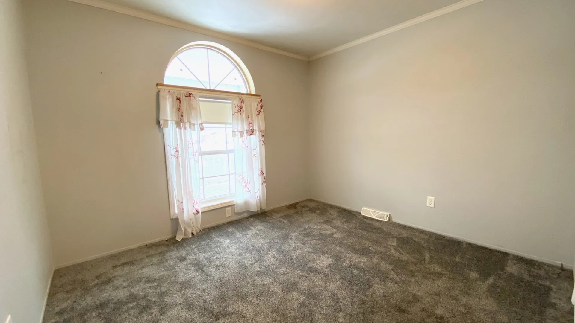 Property at 2115 Central Ave, Schenectady, NY 12304 6