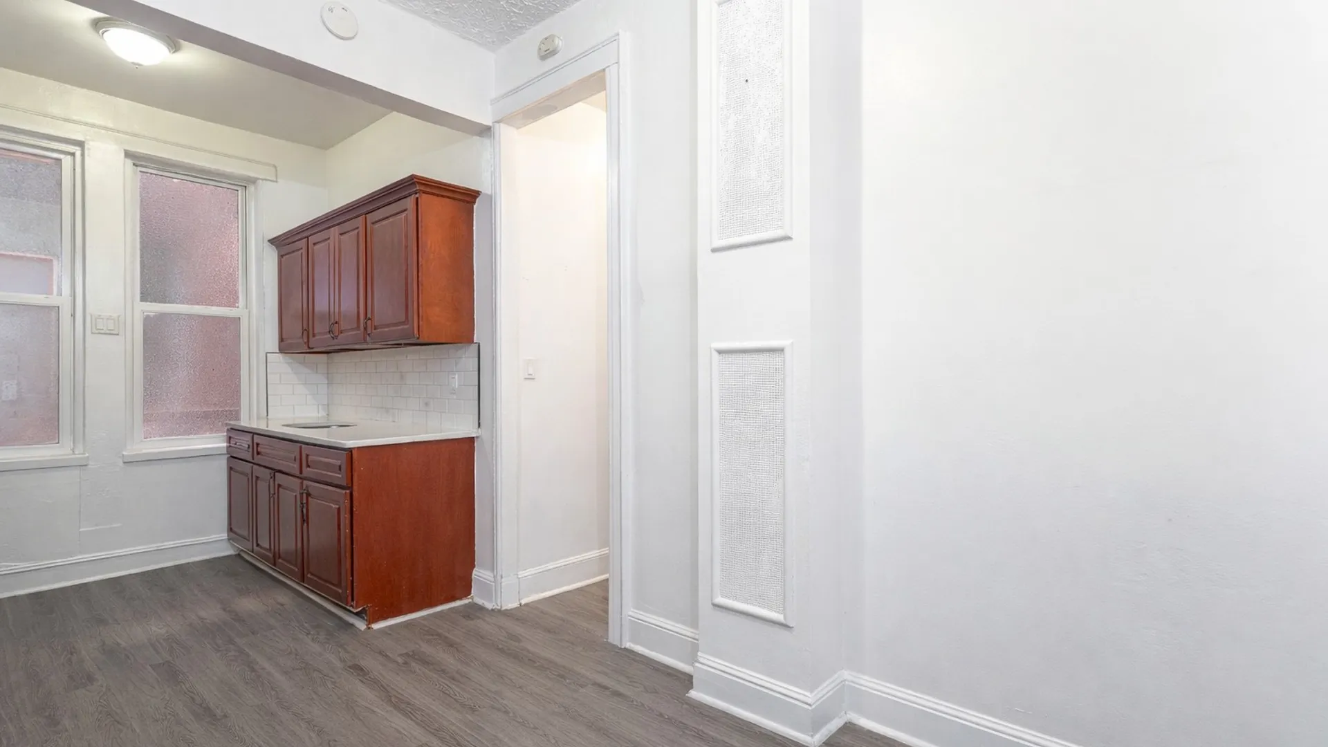 Property at 949 E 214 ST, BRONX, NY 10469 13