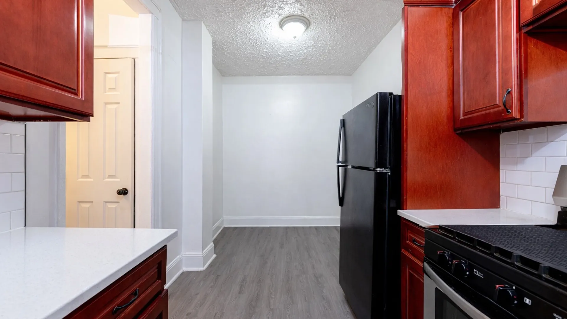 Property at 949 E 214 ST, BRONX, NY 10469 15
