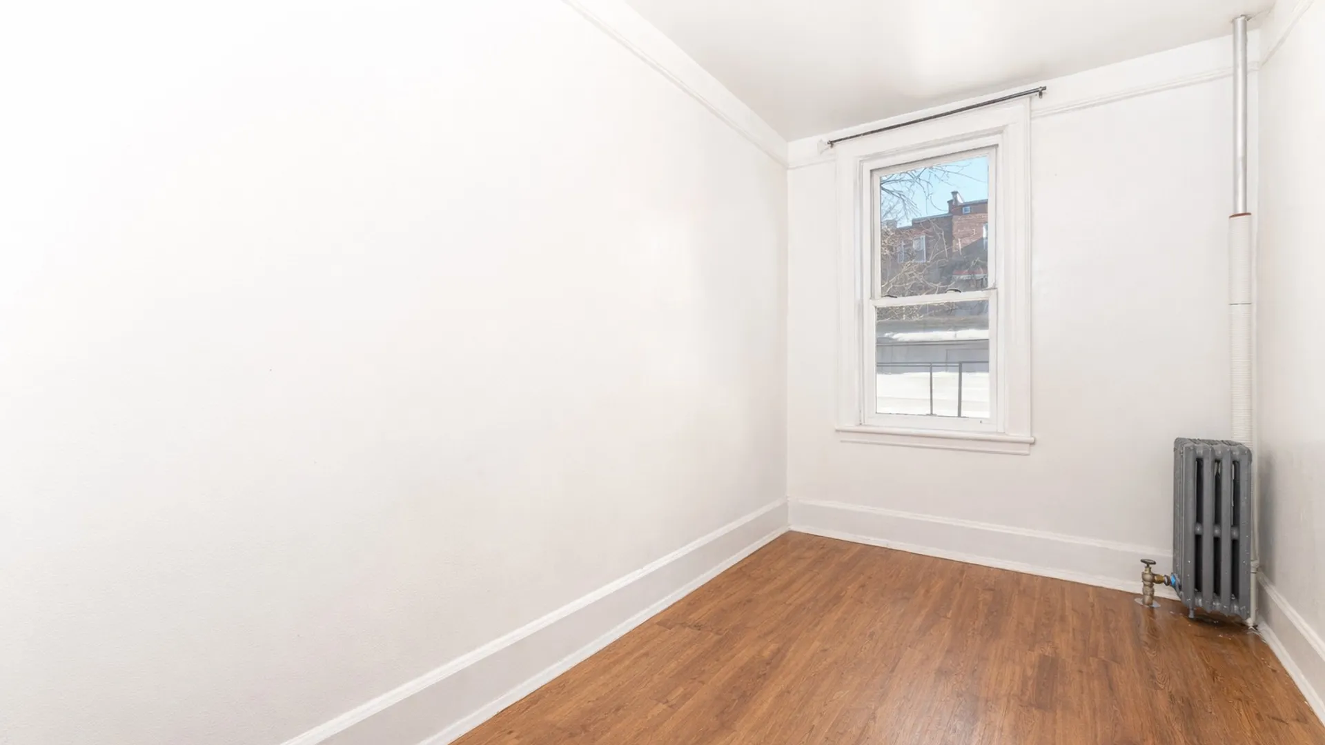 Property at 949 E 214 ST, BRONX, NY 10469 18