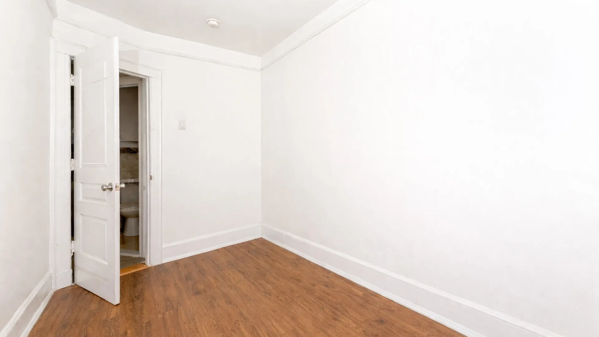 Property at 949 E 214 ST, BRONX, NY 10469 19