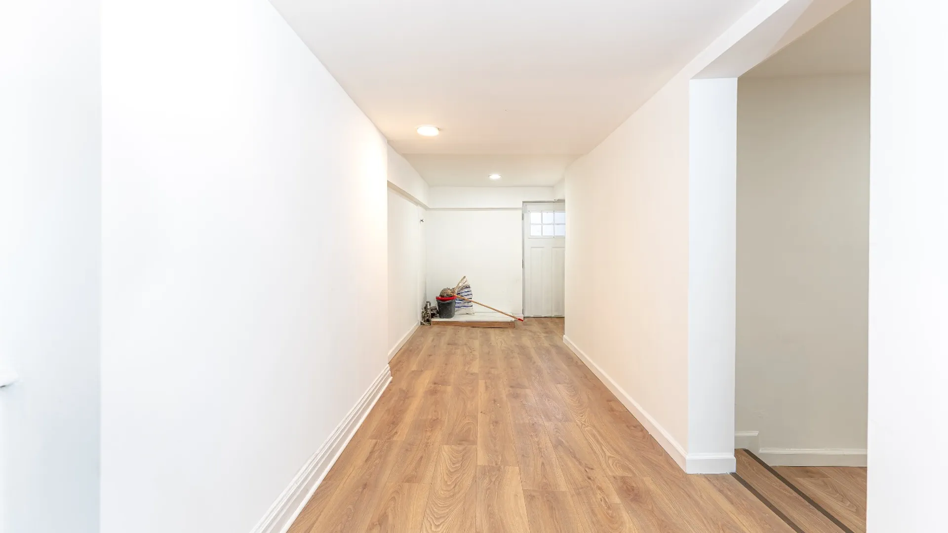 Property at 949 E 214 ST, BRONX, NY 10469 34