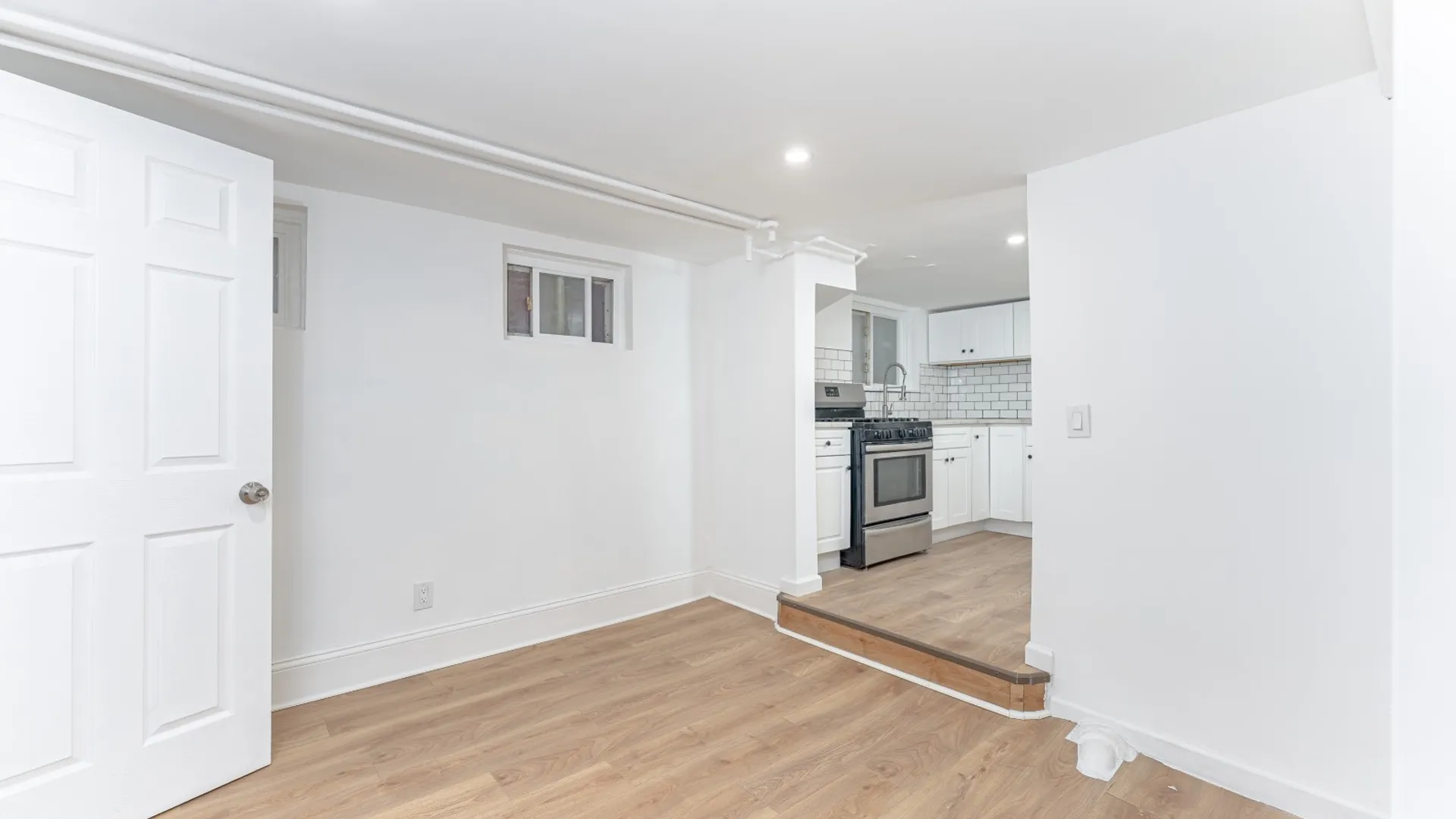 Property at 949 E 214 ST, BRONX, NY 10469 35