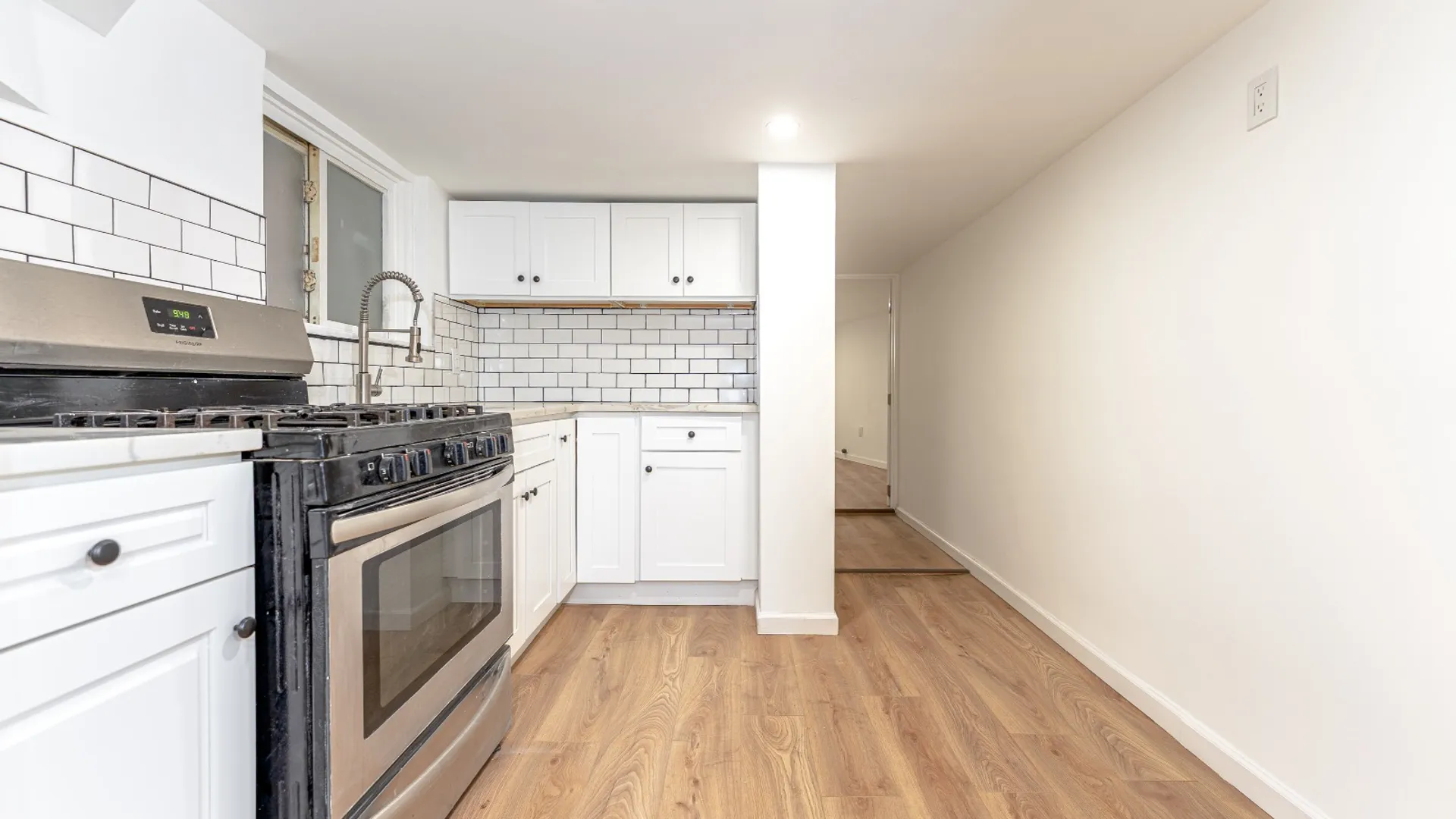 Property at 949 E 214 ST, BRONX, NY 10469 38