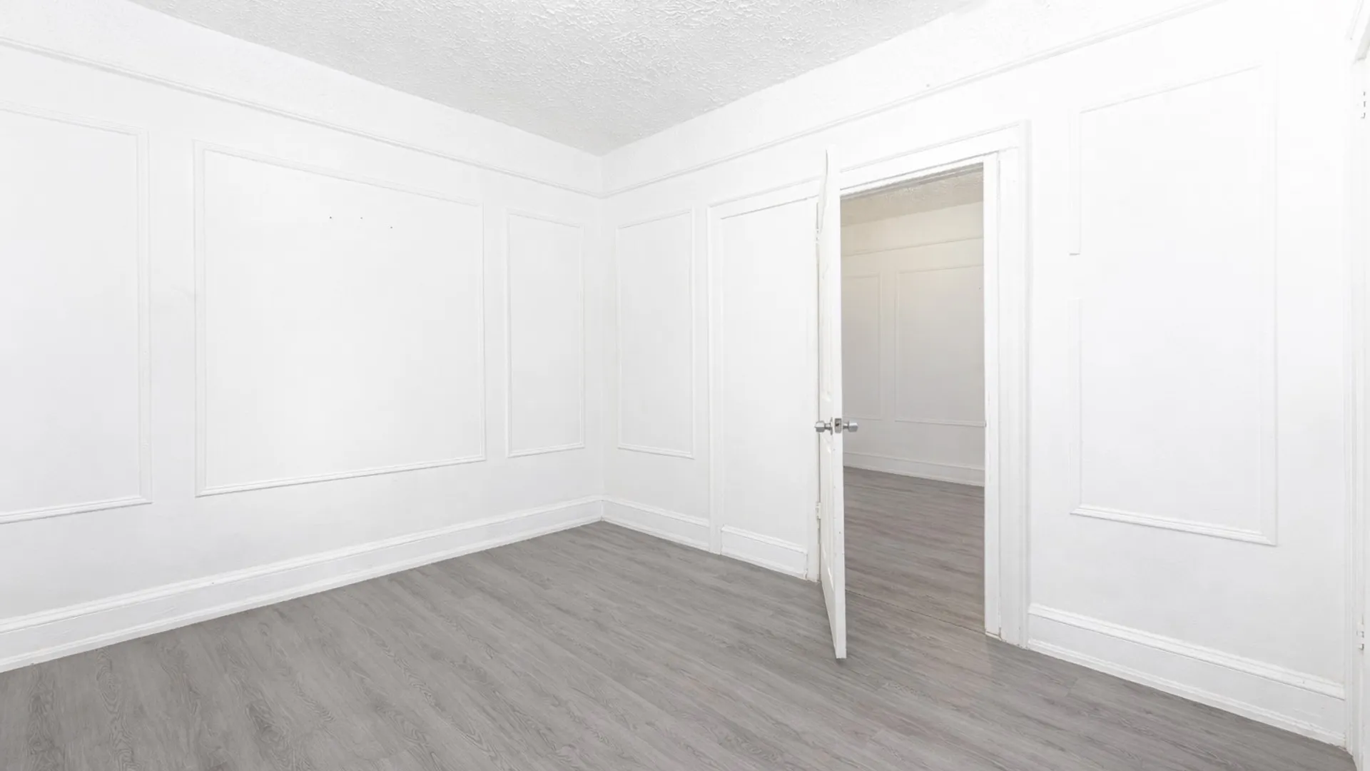 Property at 949 E 214 ST, BRONX, NY 10469 8