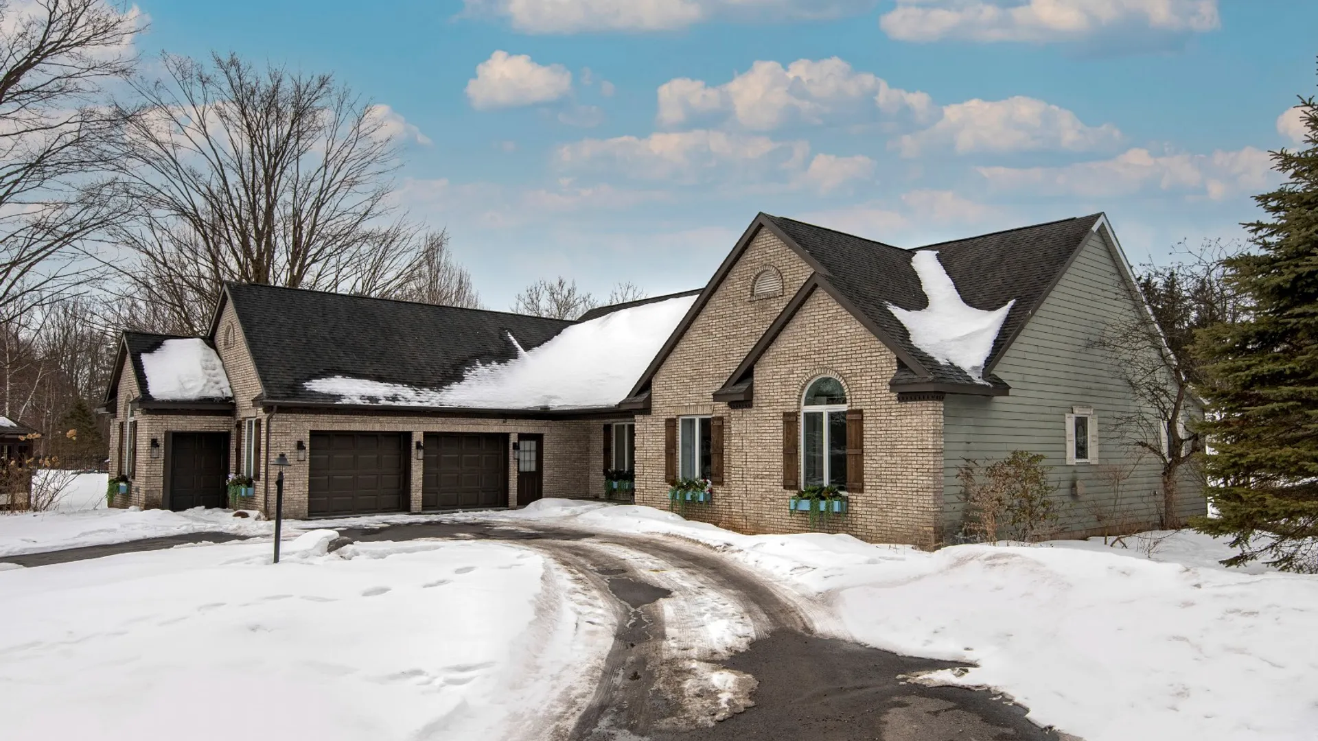 Property at 17 Symphony Place, Whitesboro, NY 13492 6