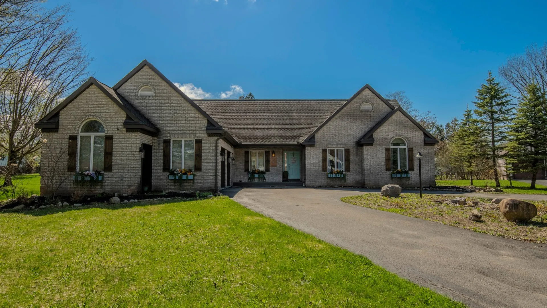Property at 17 Symphony Place, Whitesboro, NY 13492 66