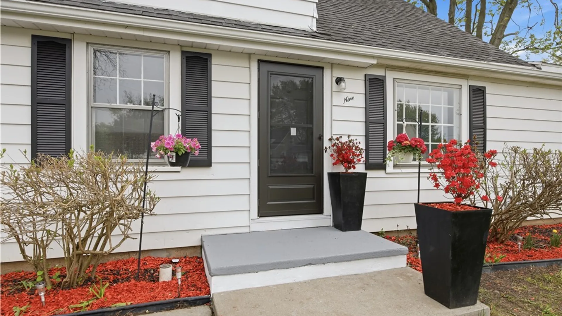 Property at 9 Willow Court, Cheektowaga, NY 14225 4