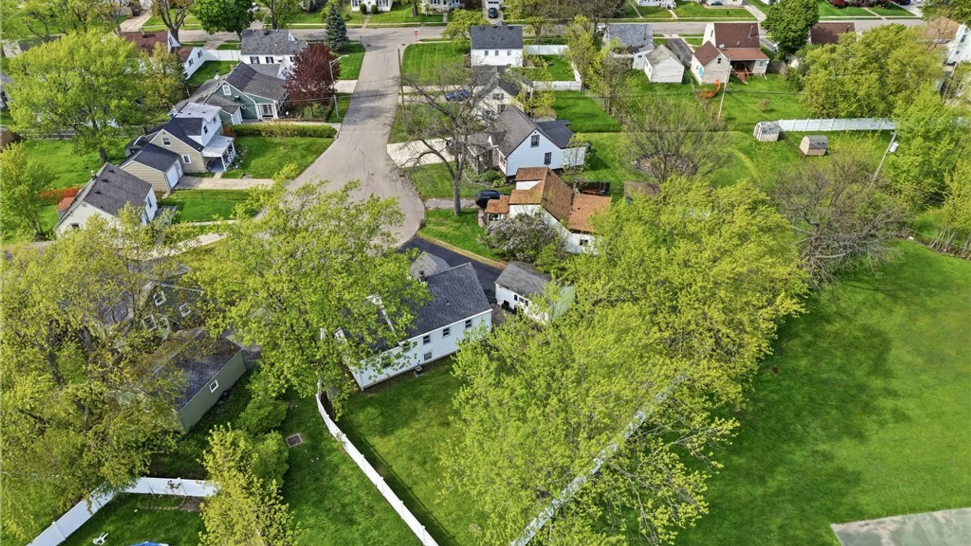 Property at 9 Willow Court, Cheektowaga, NY 14225 46