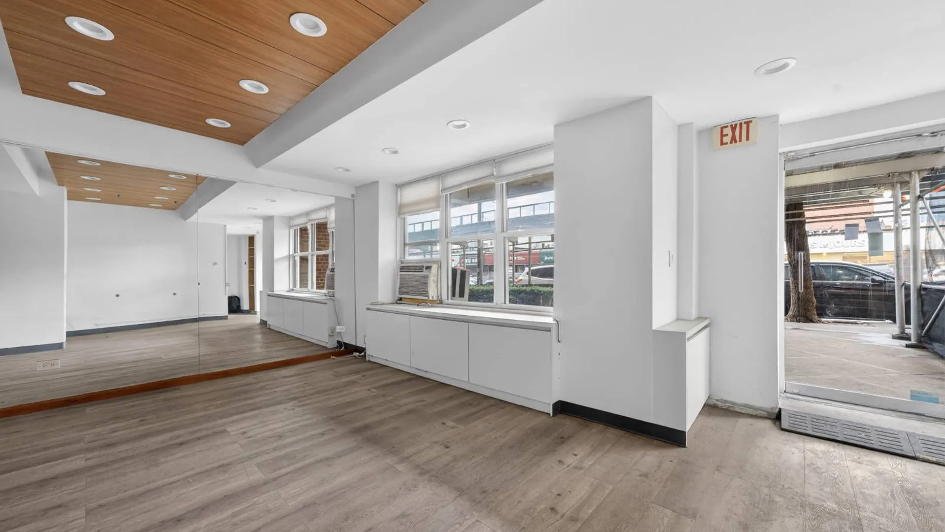 Property at 142-05 Roosevelt Ave, Flushing, NY 11354 2