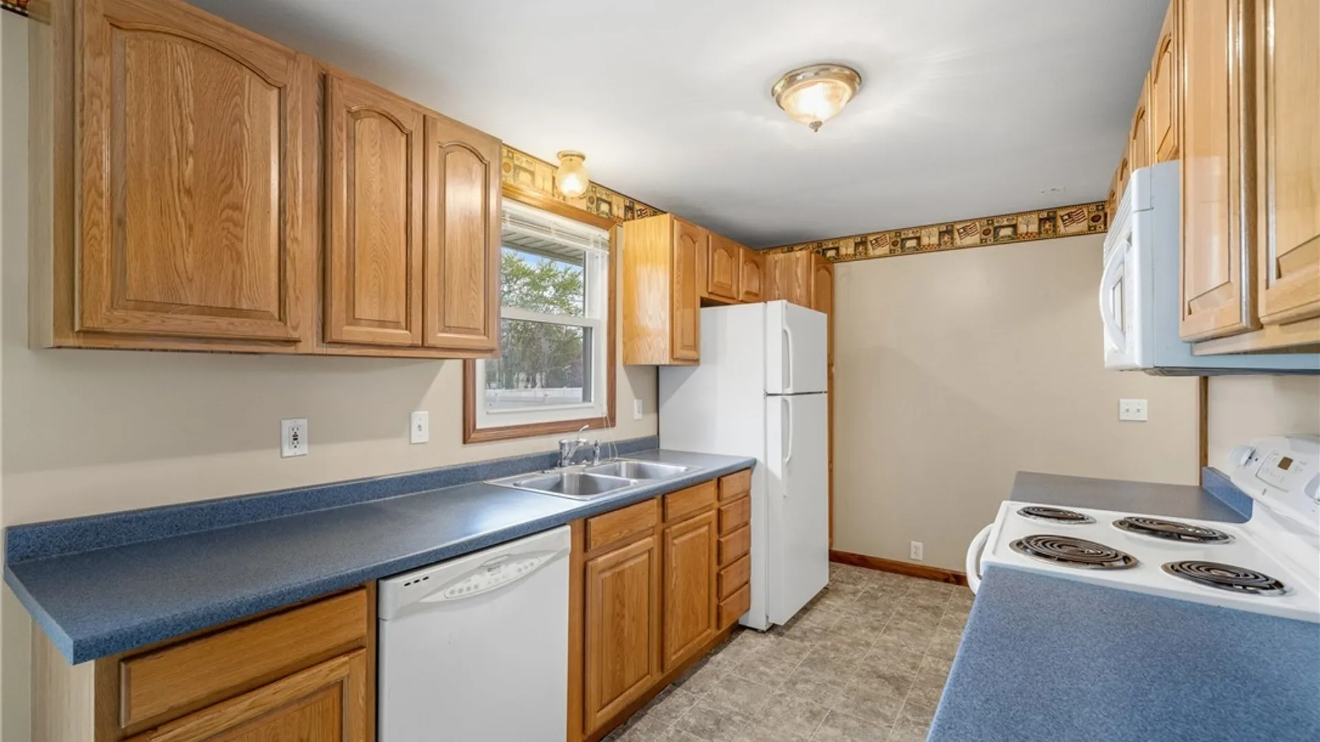 Property at 663 Lincoln Avenue, Lockport City, NY 14094 15