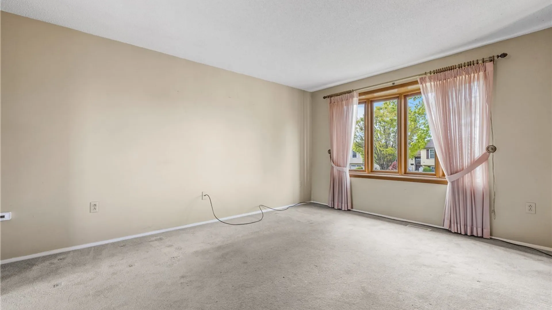Property at 181 Le Havre Drive, Cheektowaga, NY 14227 12