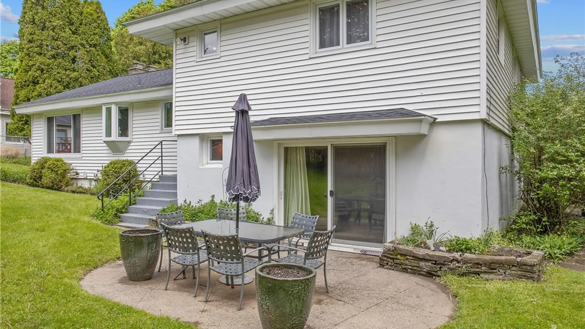 Property at 325 Highridge Drive, Syracuse, NY 13215 31