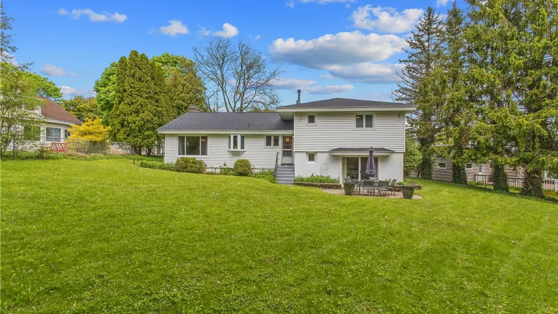 Property at 325 Highridge Drive, Syracuse, NY 13215 32