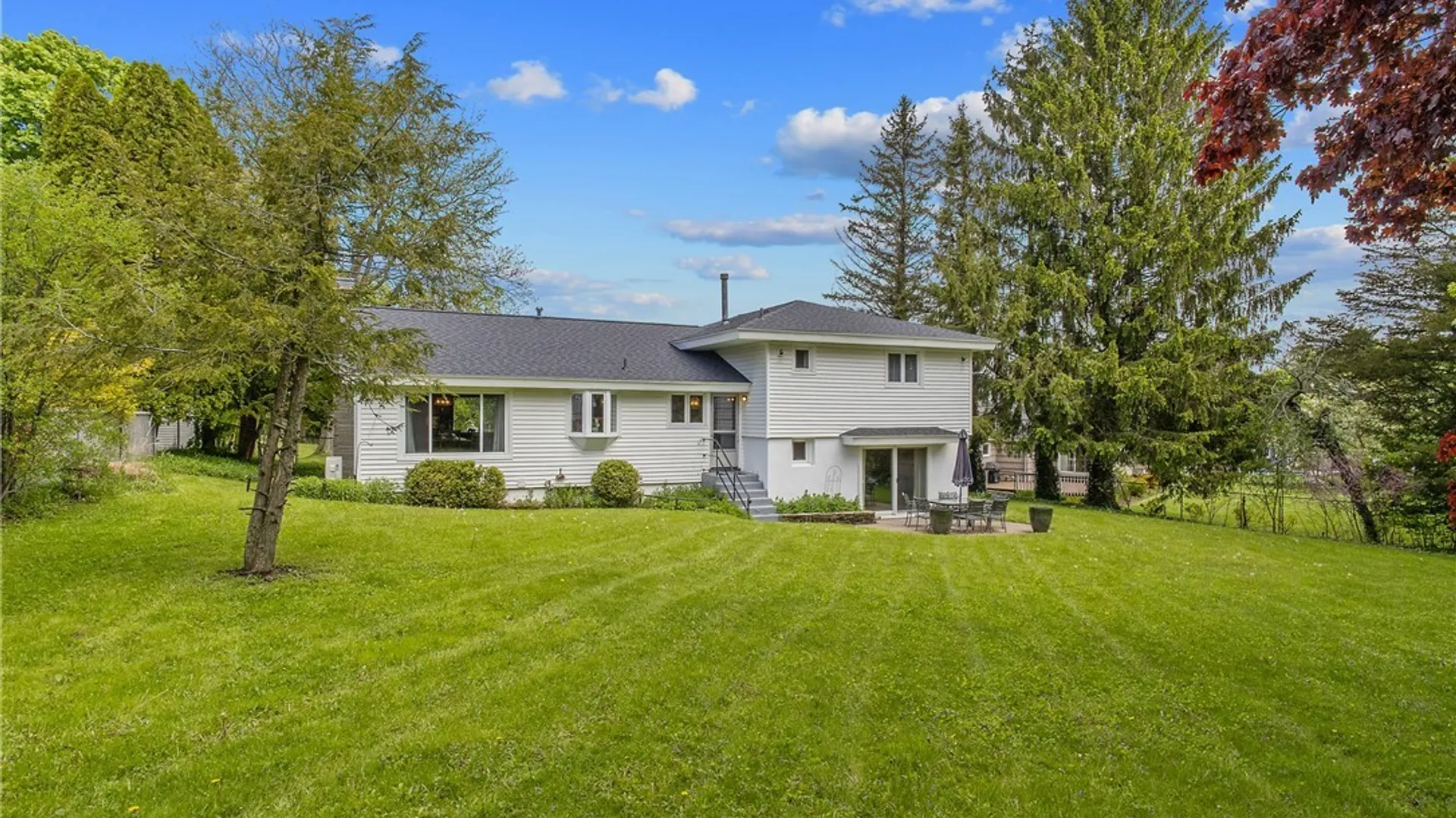 Property at 325 Highridge Drive, Syracuse, NY 13215 33