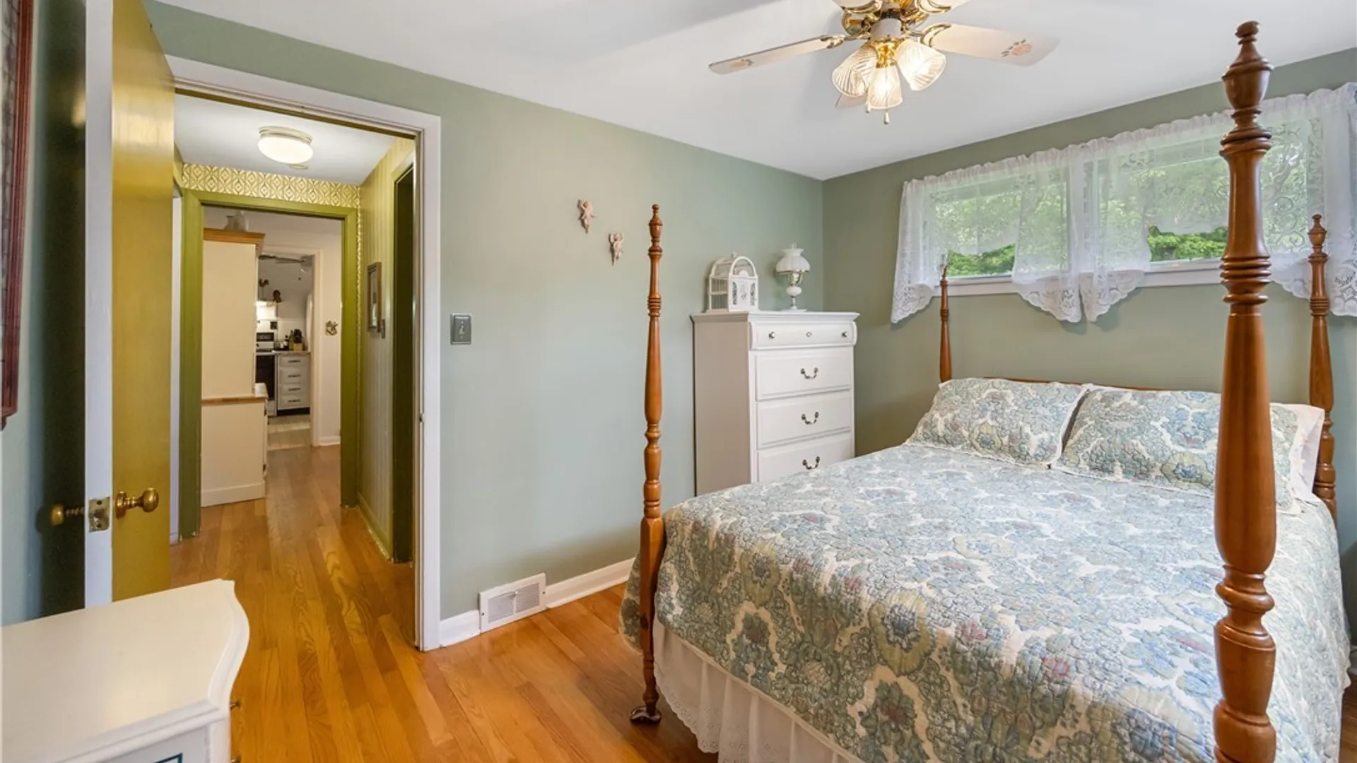 Property at 208 Harding Place, Syracuse, NY 13205 18
