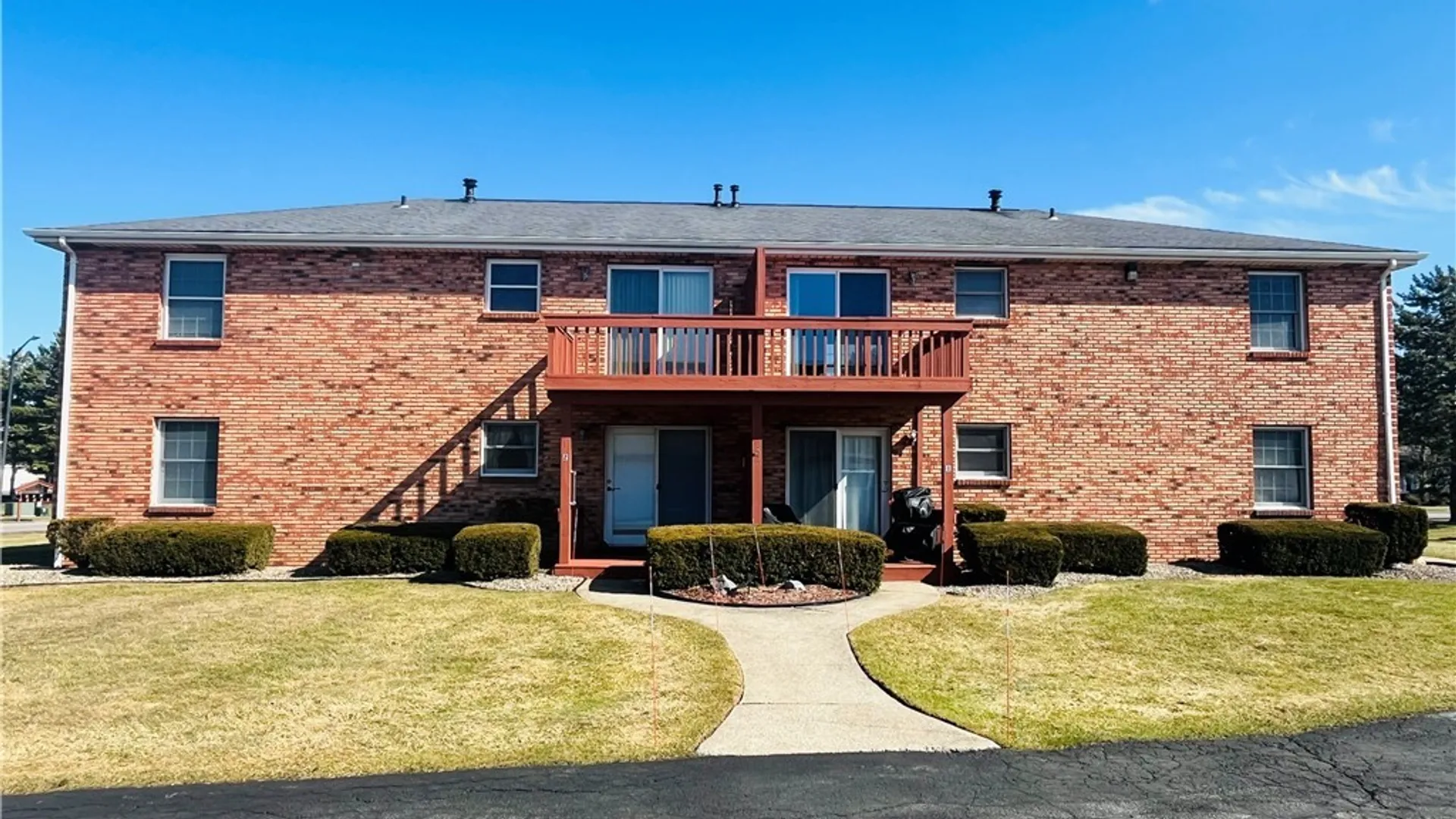 Property at 6868 Nickis Lane, Wheatfield, NY 14304 3