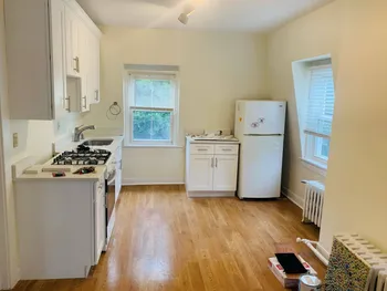Property at 145 Carpenter Av, Sea Cliff, NY 11579