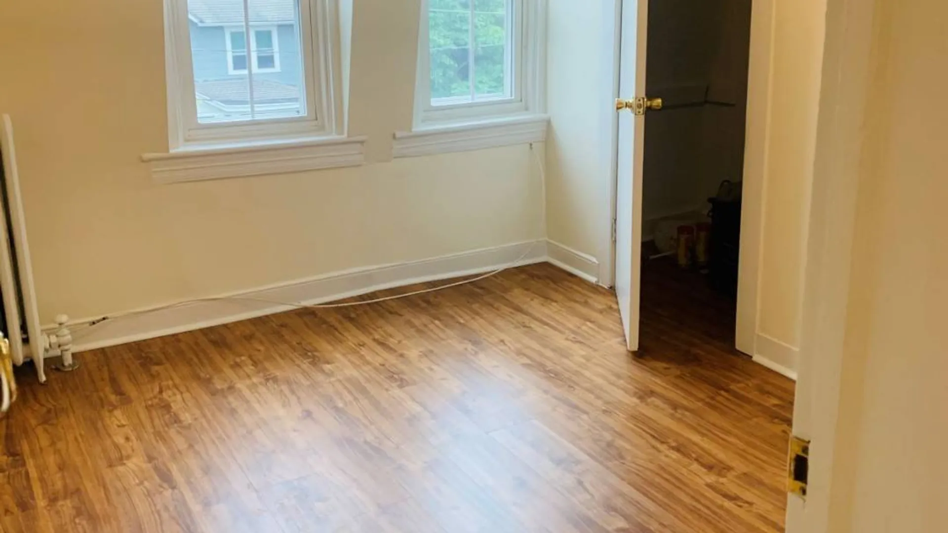 Property at 145 Carpenter Av, Sea Cliff, NY 11579 5