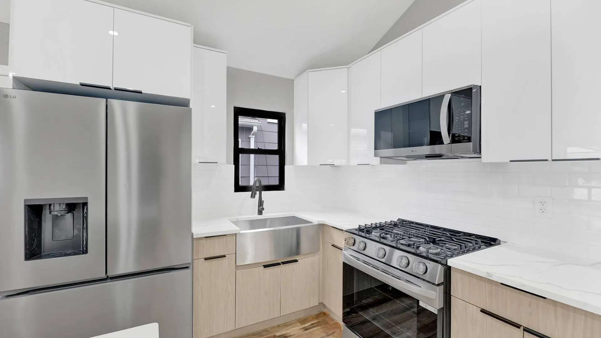 Property at 1242 east 100 street, brooklyn, NY 11236 5