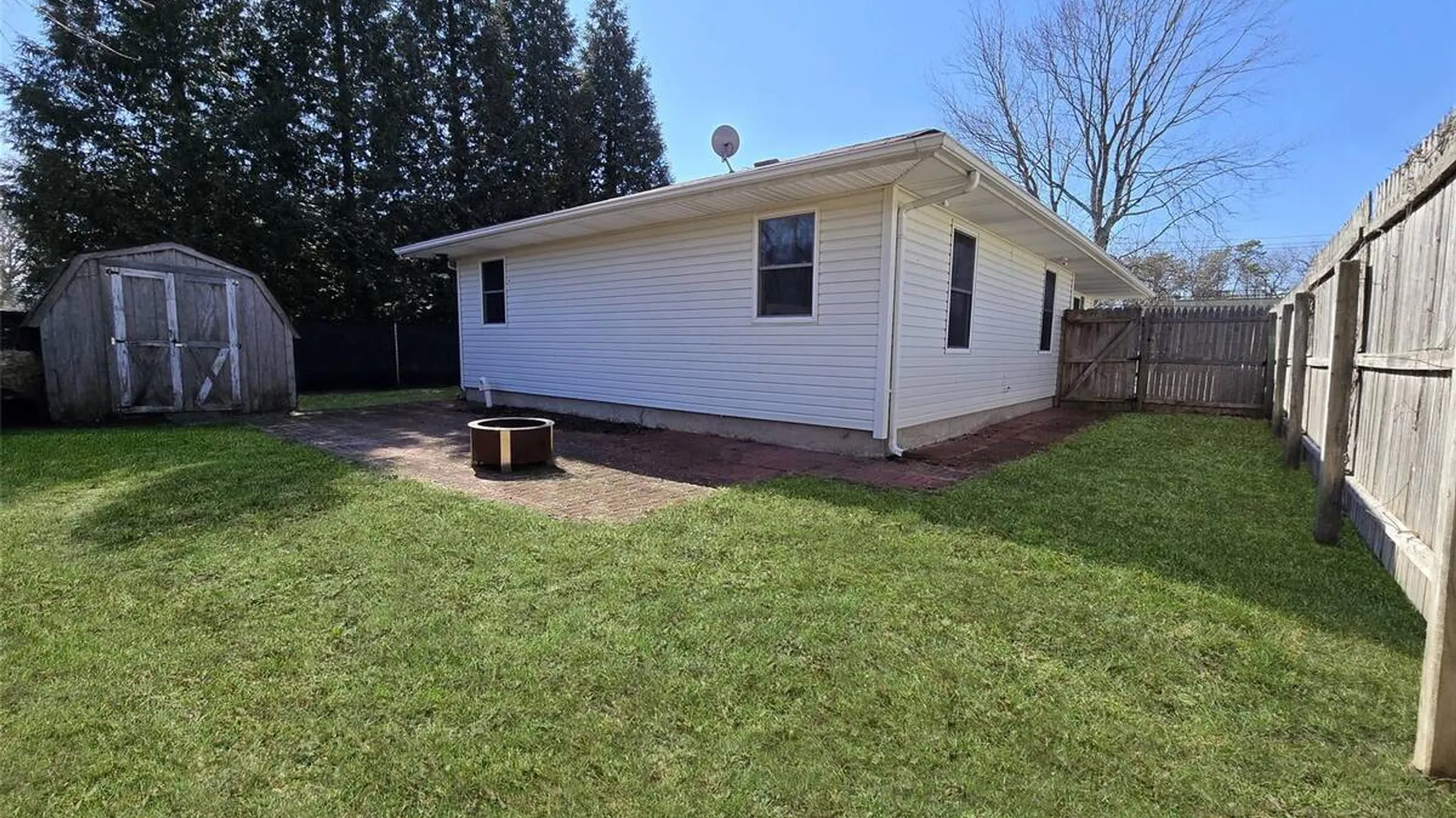 Property at 325 Dunton Avenue, East Patchogue, NY 11772 15