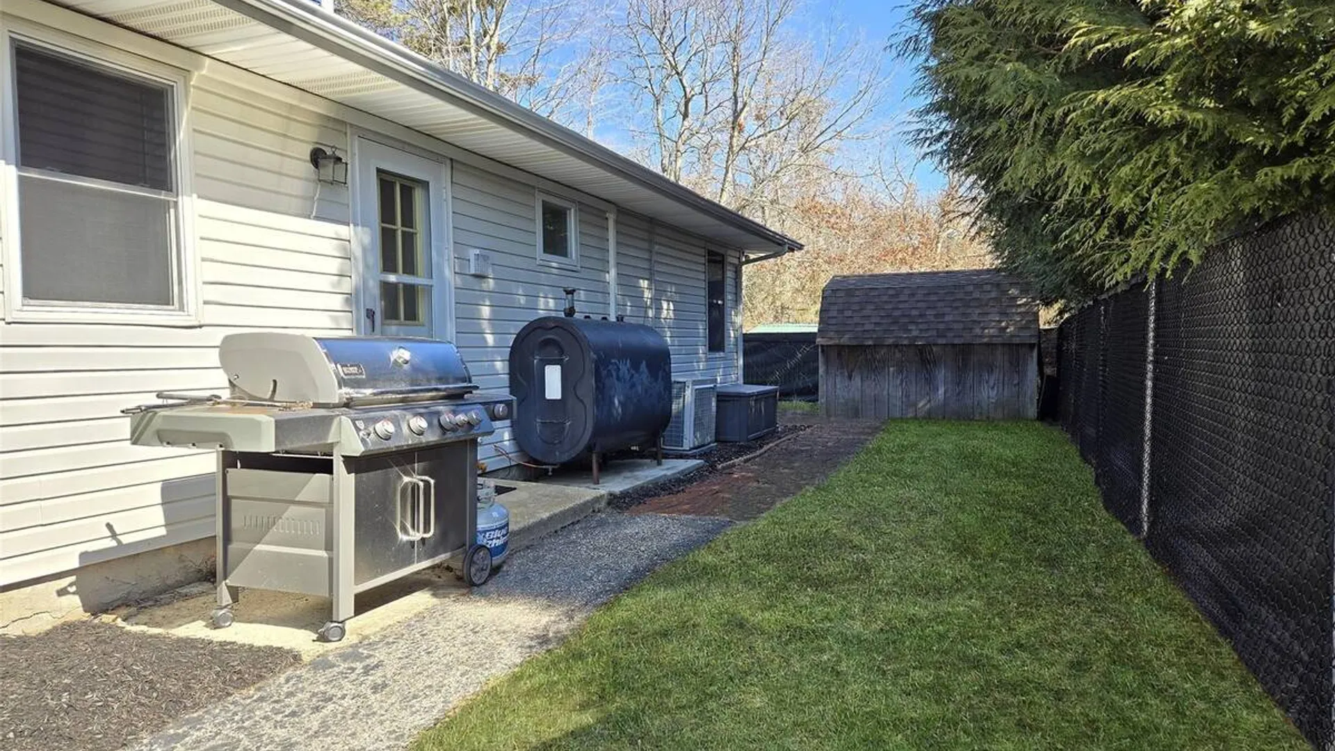 Property at 325 Dunton Avenue, East Patchogue, NY 11772 16