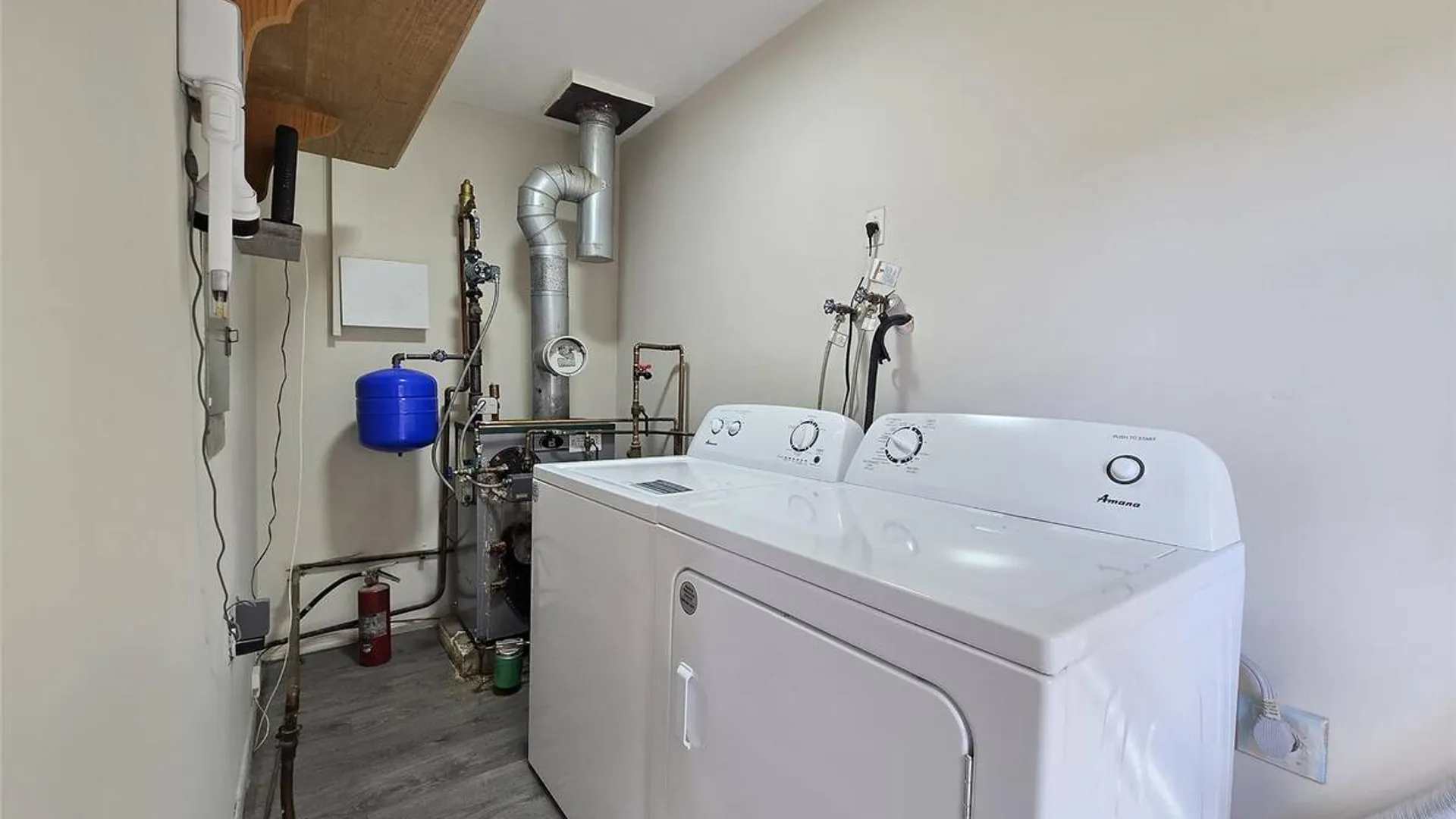 Property at 325 Dunton Avenue, East Patchogue, NY 11772 9