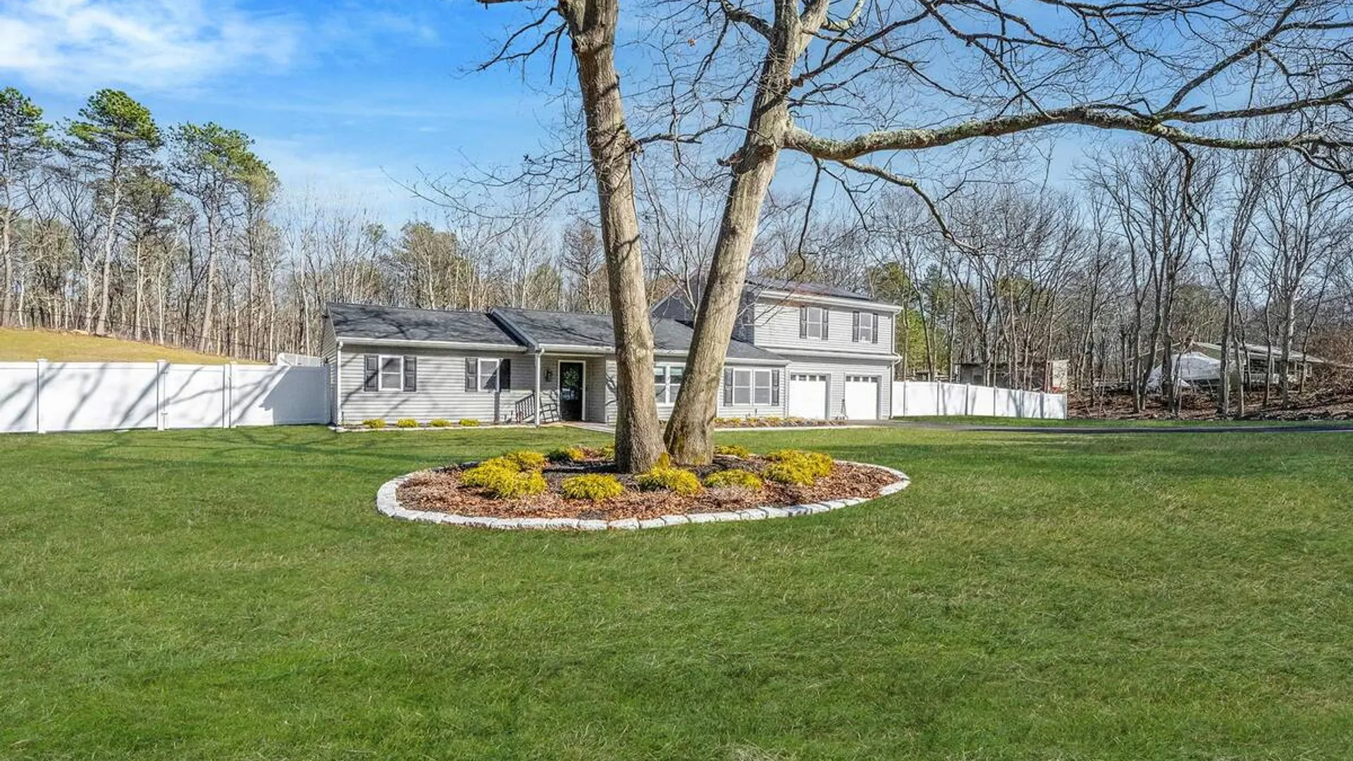 Property at 17 Fairway Drive, Manorville, NY 11949 4