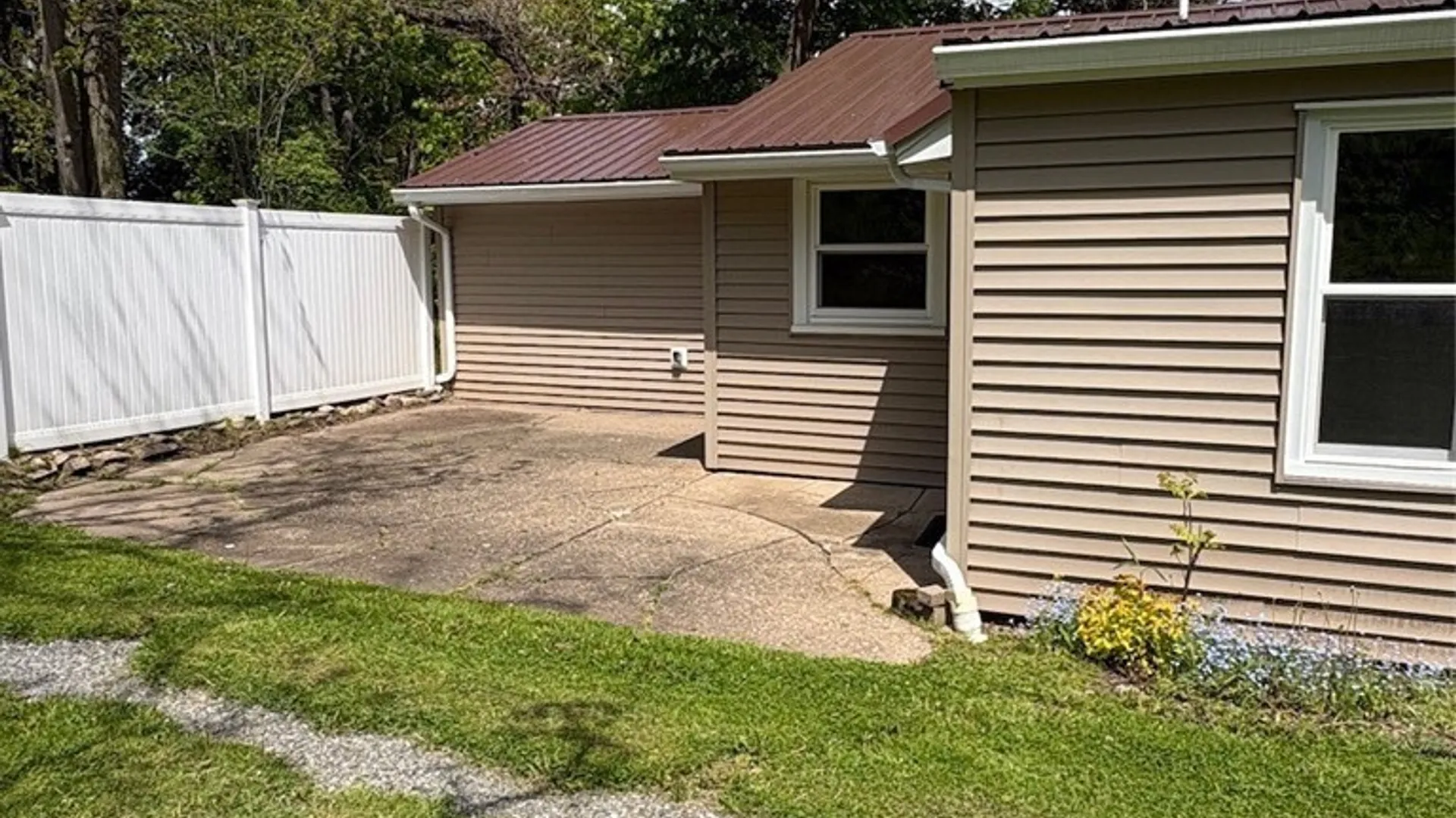 Property at 896 Hillside Drive, Lewiston, NY 14092 4