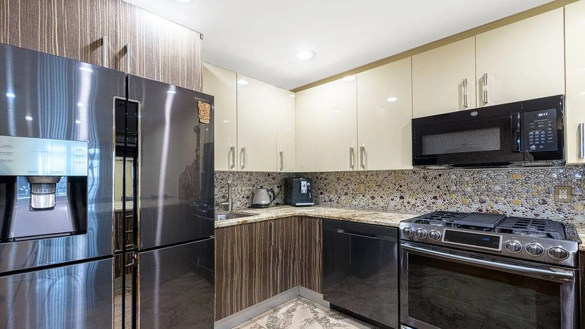 Property at 3015 BRIGHTON 6 STREET, Brooklyn, NY 11235 5