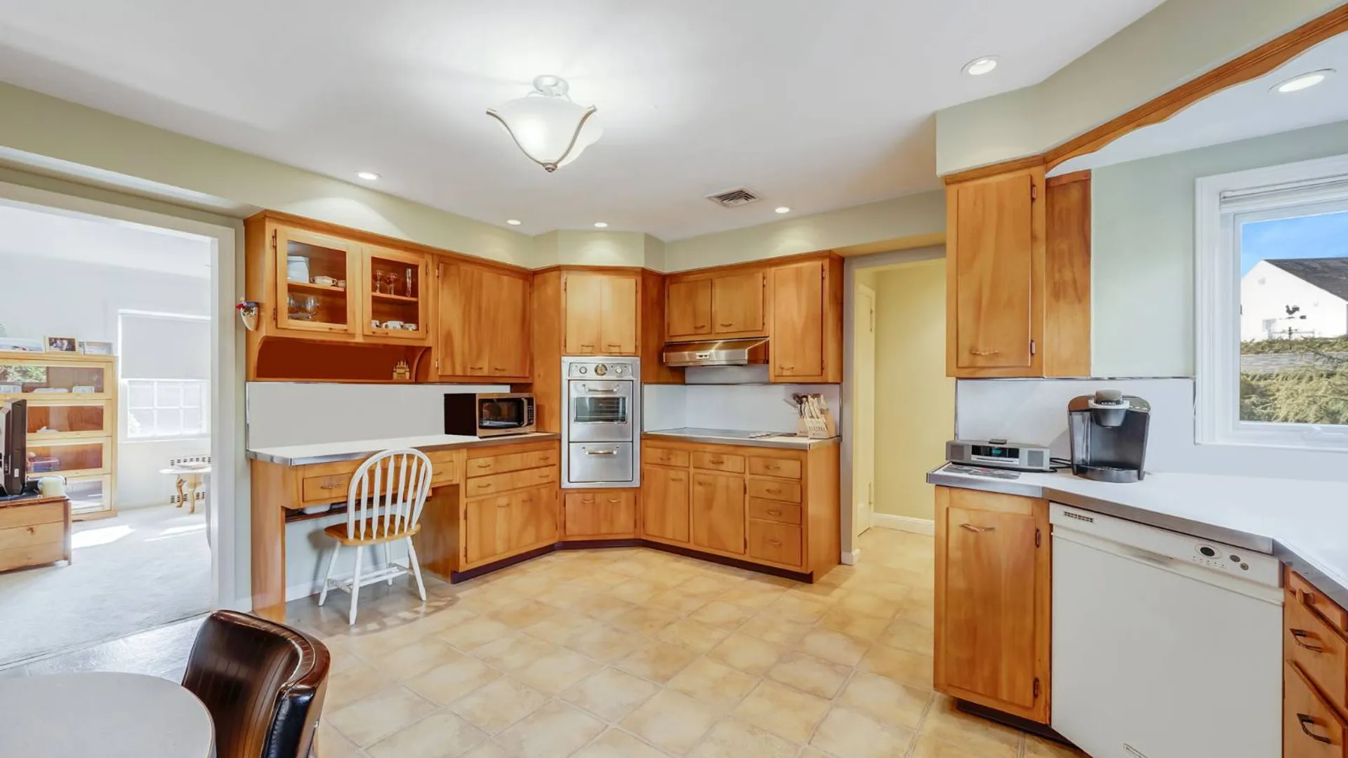 Property at 15 Seeley Ct, Malverne, NY 11565 19