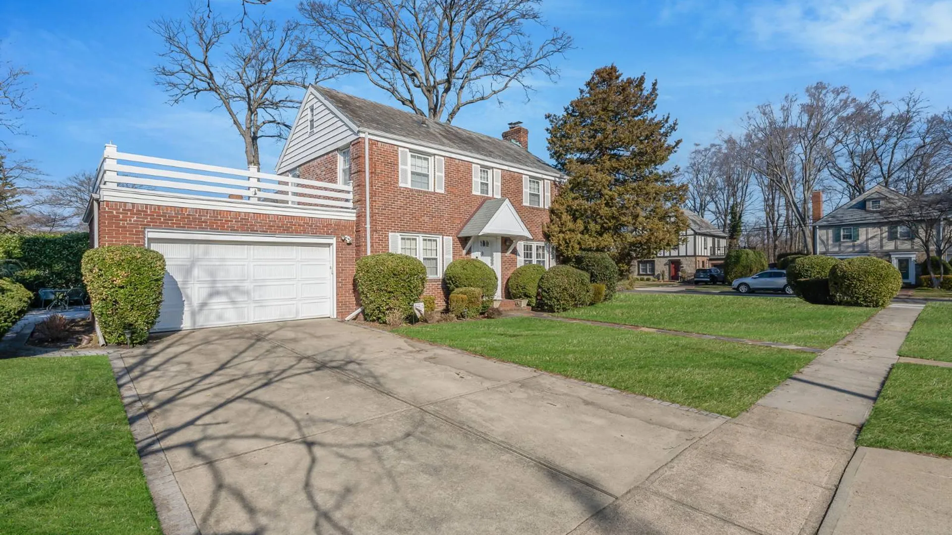 Property at 15 Seeley Ct, Malverne, NY 11565 2