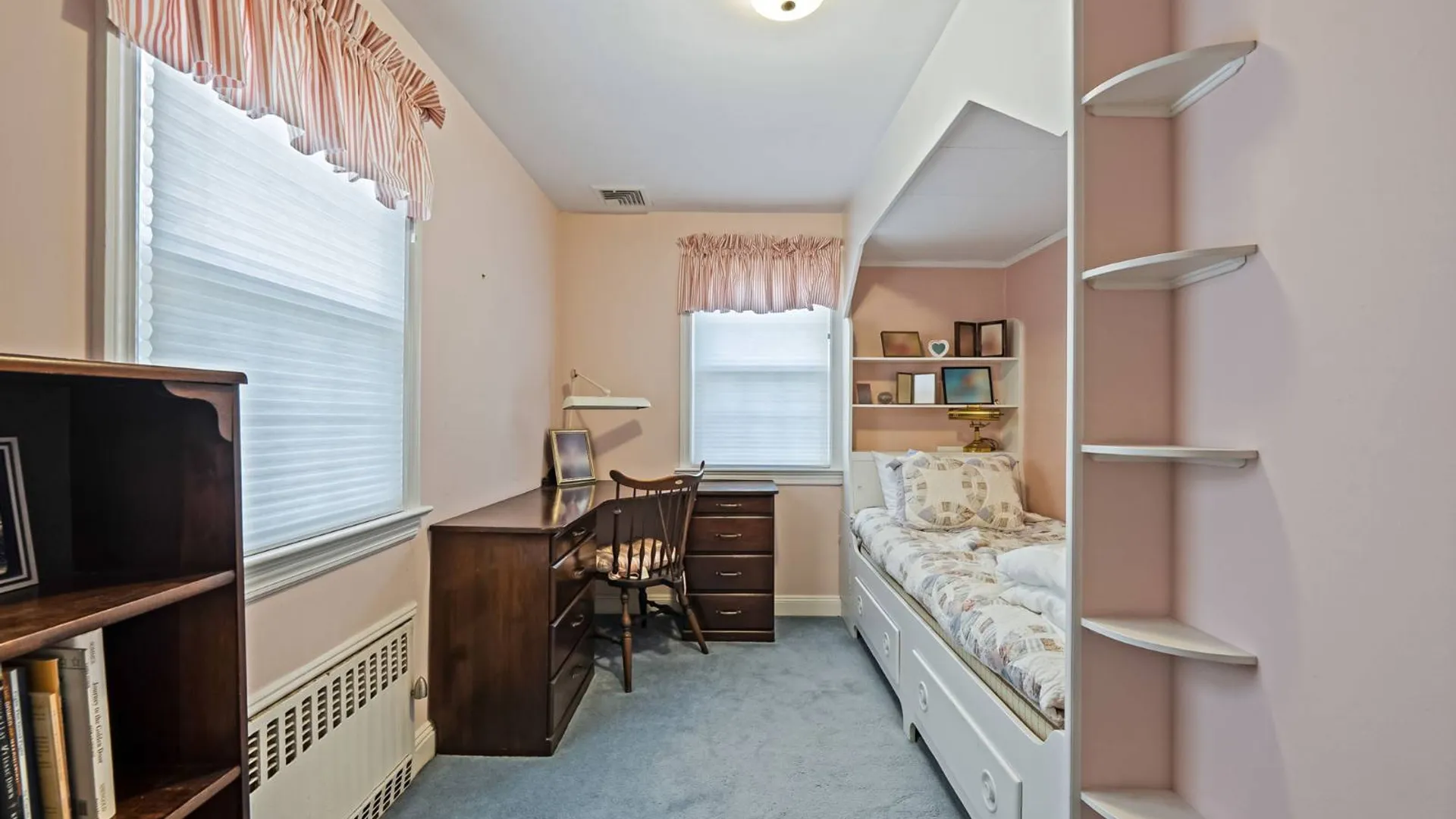 Property at 15 Seeley Ct, Malverne, NY 11565 20