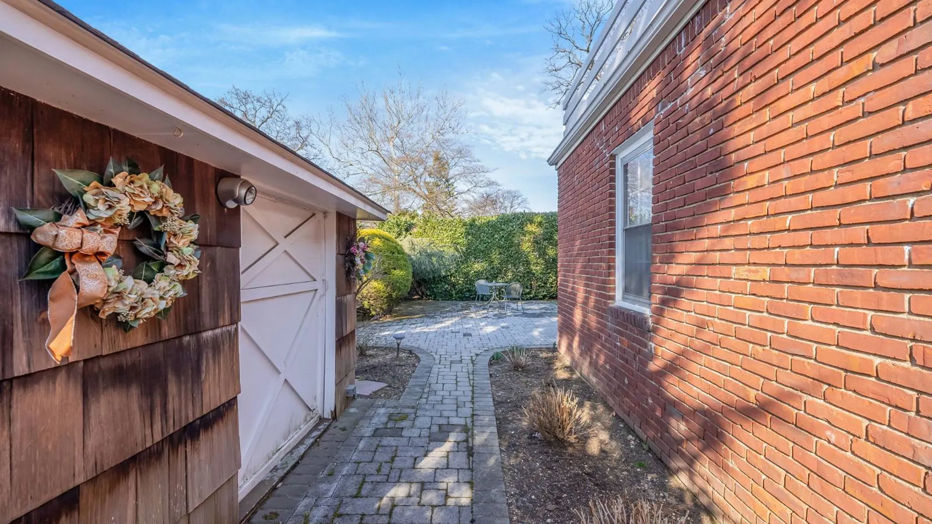 Property at 15 Seeley Ct, Malverne, NY 11565 4