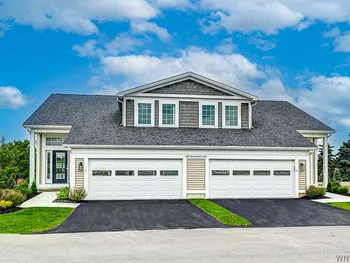 Property at 20 Cloverleaf Court, Cheektowaga, NY 14043