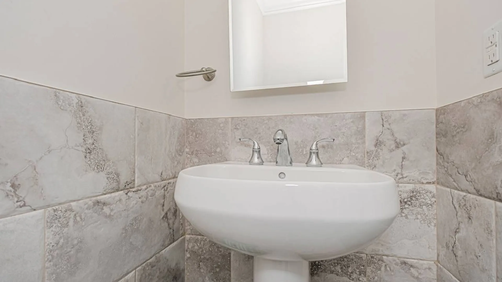 Property at 152 Roman Avenue, Staten Island NY, NY 10314 13