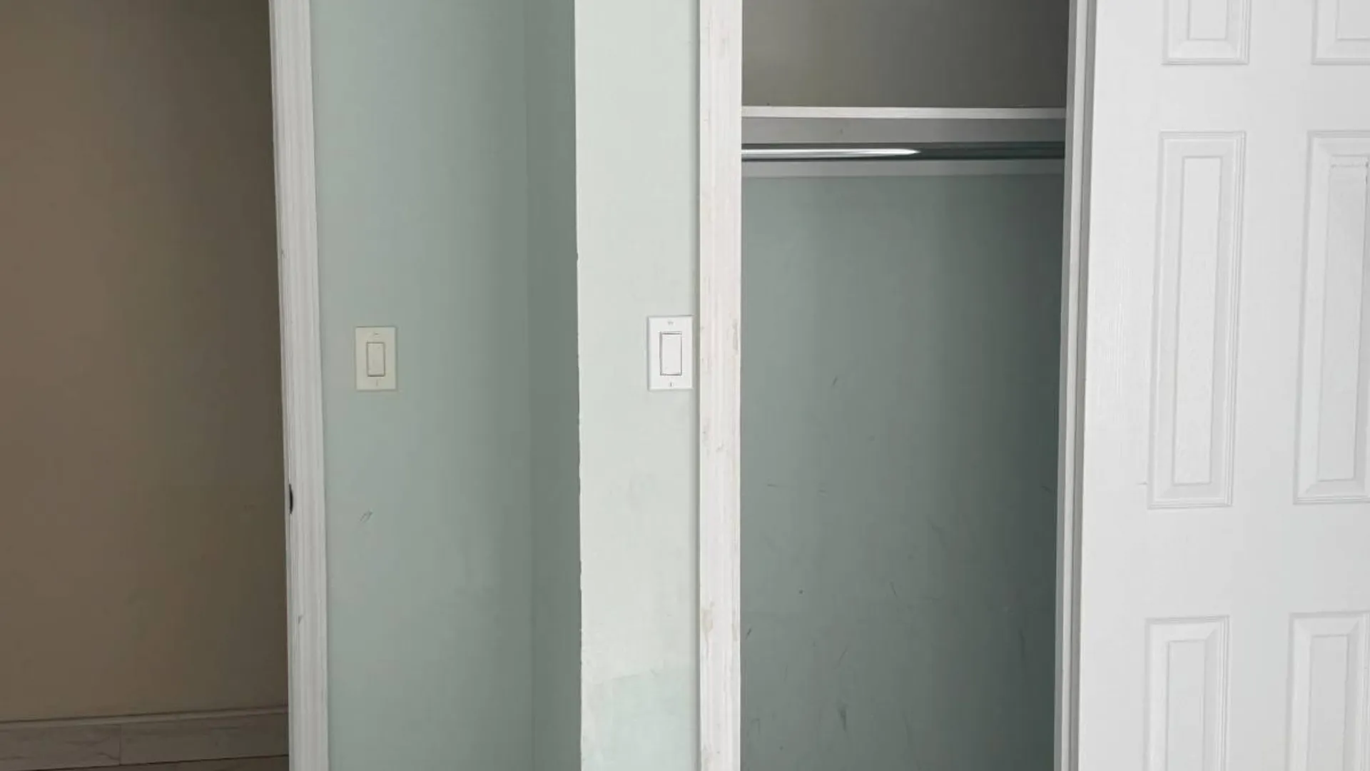 Property at 1032 E 212 St., Bronx, NY 10469 9