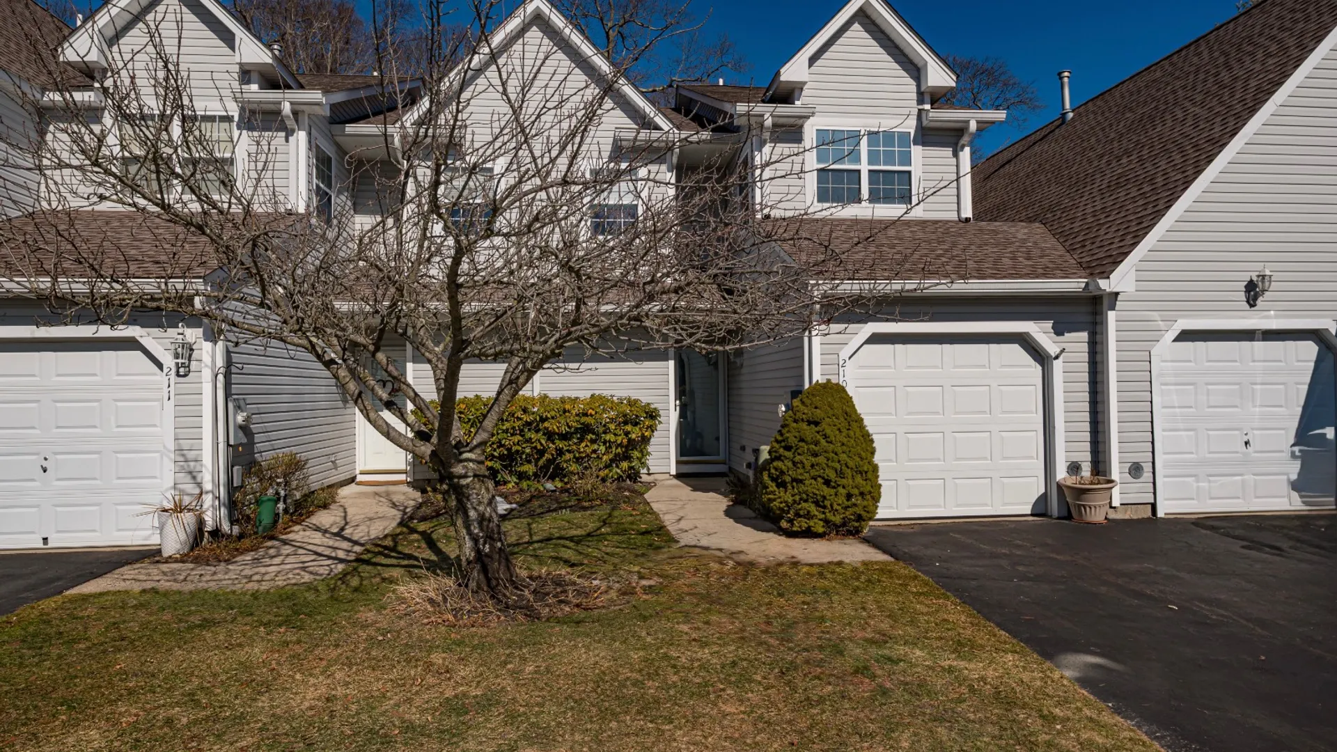 Property at 210 Erik Drive, East Setauket, NY 11733 27