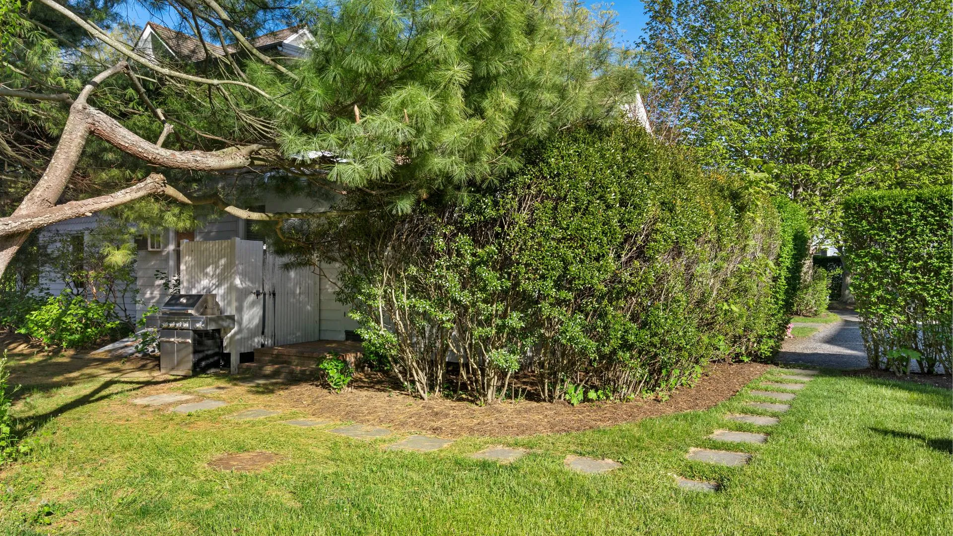 Property at 209 Elm Street, Southampton, NY 11968 21